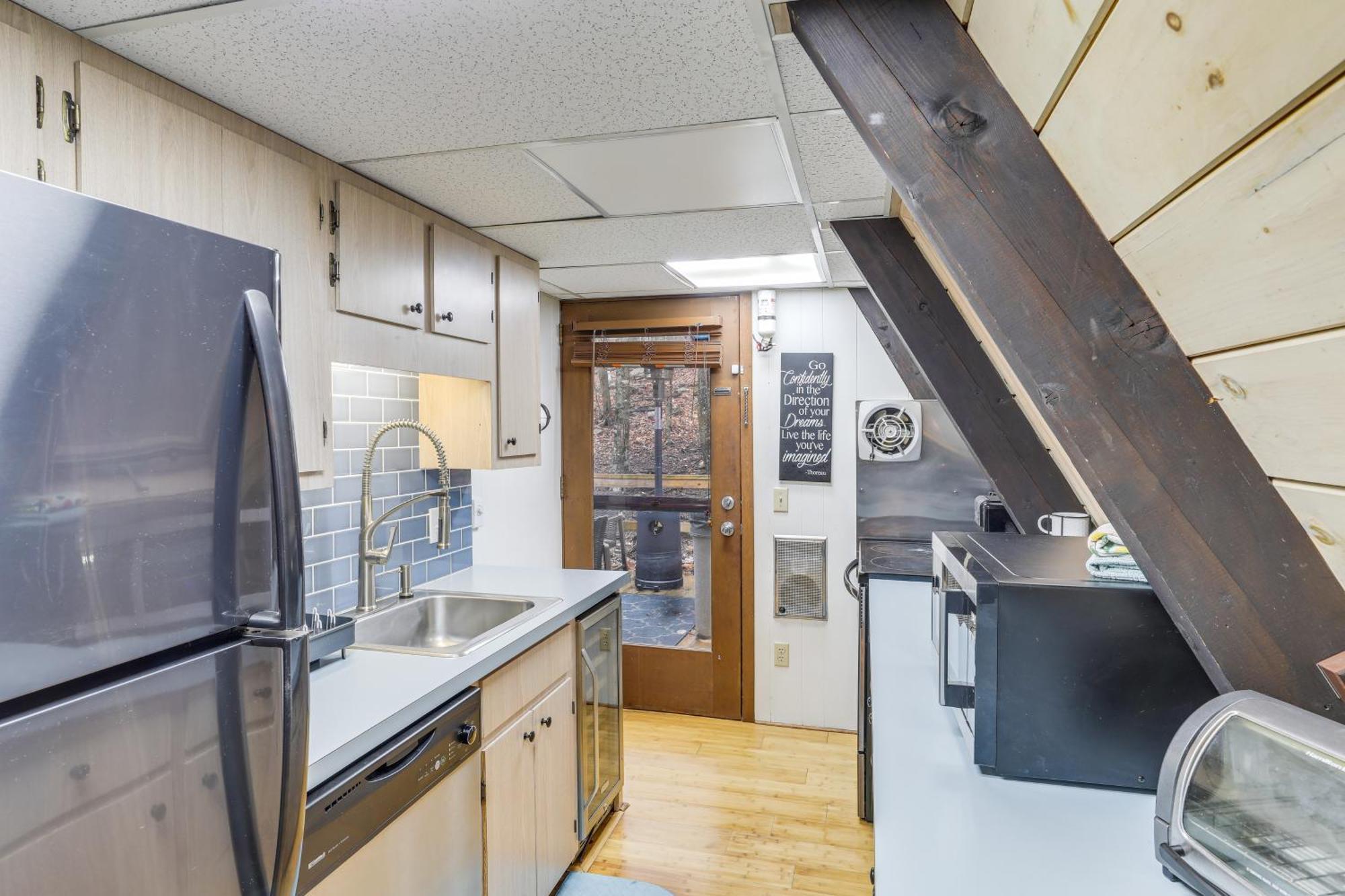 A-Frame Cabin With Hot Tub 1 Mi To Beech Mountain! Bagian luar foto