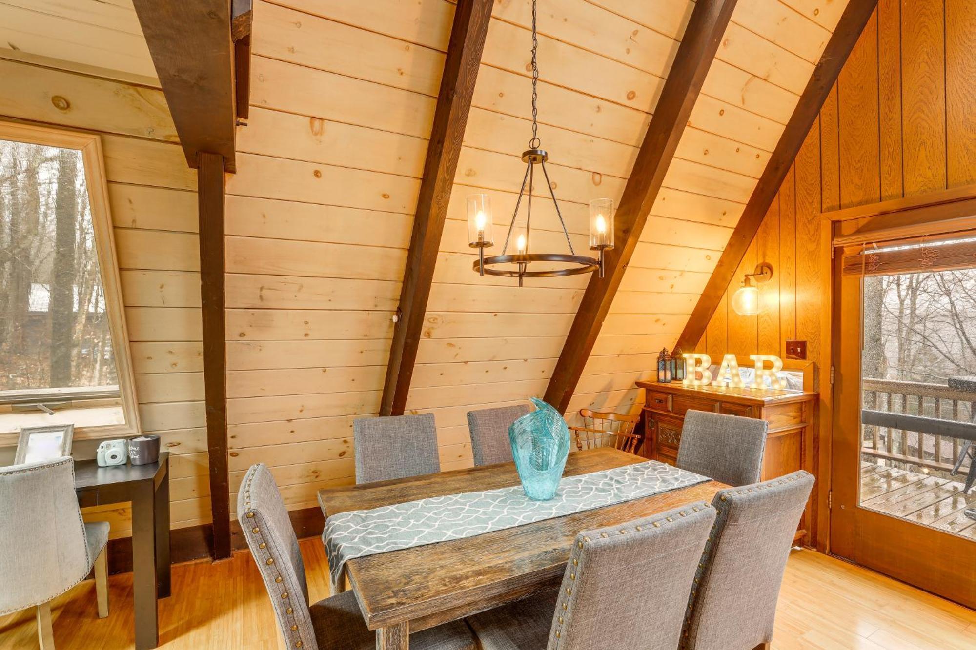 A-Frame Cabin With Hot Tub 1 Mi To Beech Mountain! Bagian luar foto