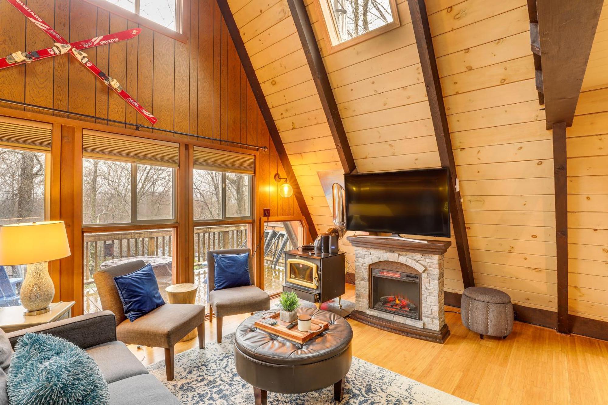 A-Frame Cabin With Hot Tub 1 Mi To Beech Mountain! Bagian luar foto