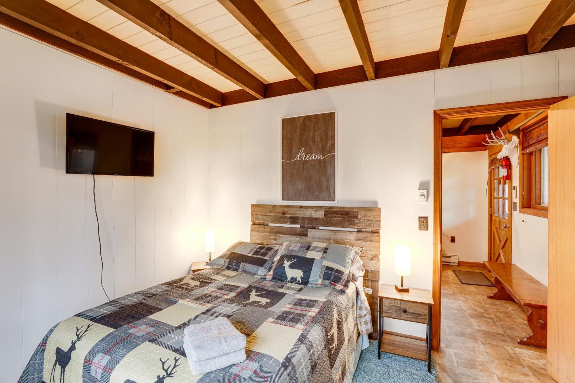 A-Frame Cabin With Hot Tub 1 Mi To Beech Mountain! Bagian luar foto