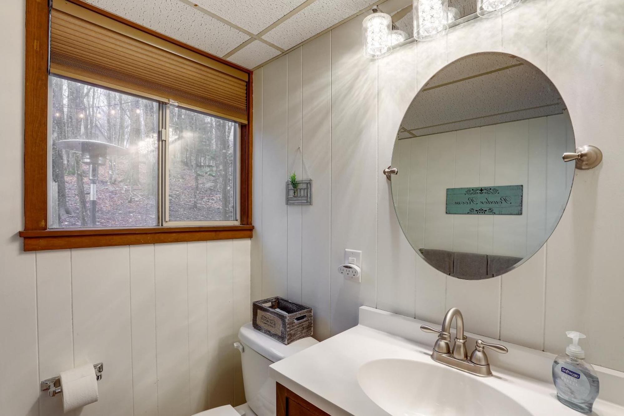 A-Frame Cabin With Hot Tub 1 Mi To Beech Mountain! Bagian luar foto